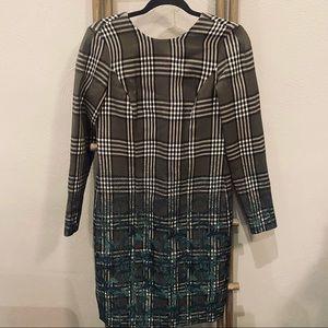 ✨NWT WORTH Border Plaid Long Sleeve V Back Dress